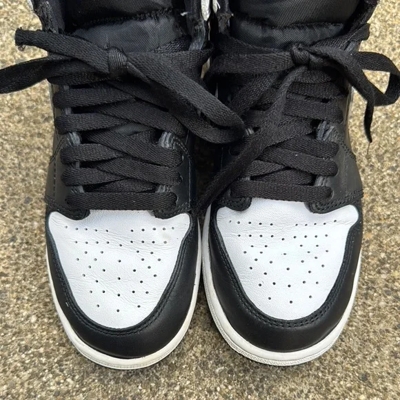 🥳🥳 Nike Air High-Top Black and White Sneakers - Picture 3 of 6